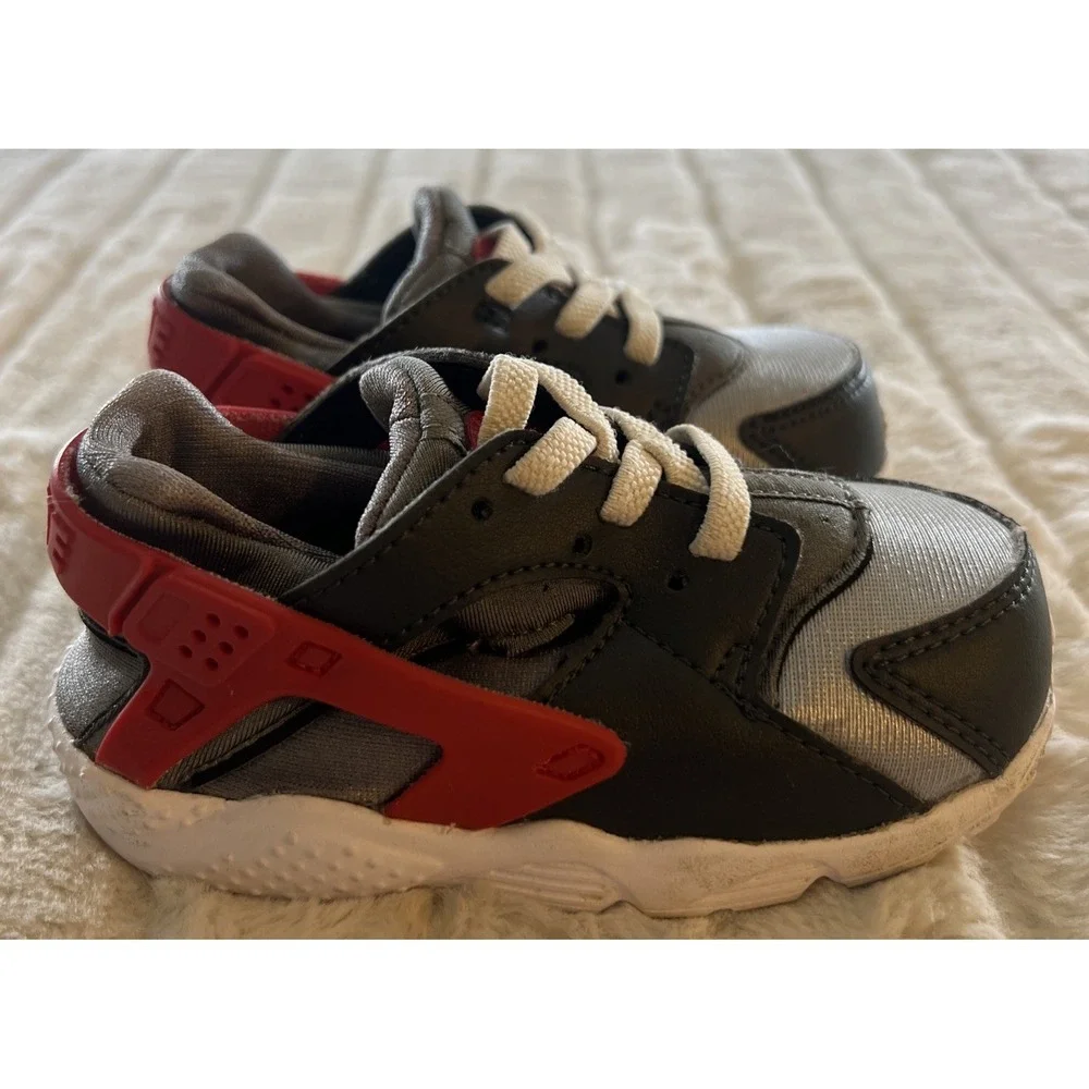 Nike hurache shoes